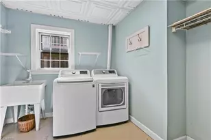 1903 Huntington Rd, Greensboro, NC 27408 - Photo 37