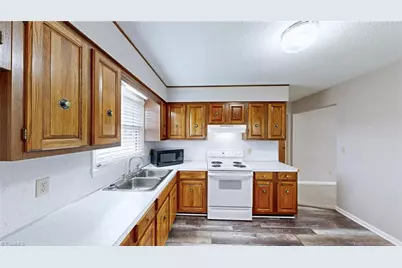 7307 Lansdowne Place, Thomasville, NC 27360 - Photo 9