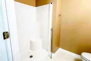 3694 Cotswold Ave, Greensboro, NC 27410 - Photo 17