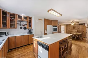 2501 Laramie Dr, Greensboro, NC 27406 - Photo 19