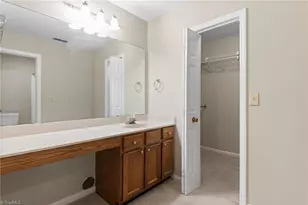 6 Brighton Pl, Greensboro, NC 27410 - Photo 9