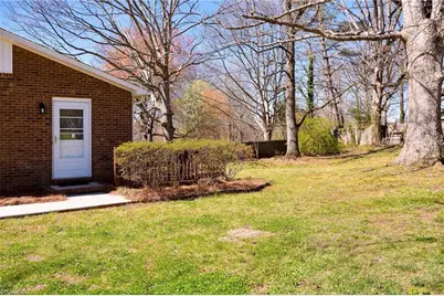 302 Mountainbrook Drive, King, NC 27021 - Photo 5