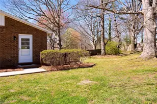 302 Mountain Brook Dr, King, NC 27021 - Photo 5