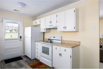 302 Mountainbrook Drive, King, NC 27021 - Photo 13