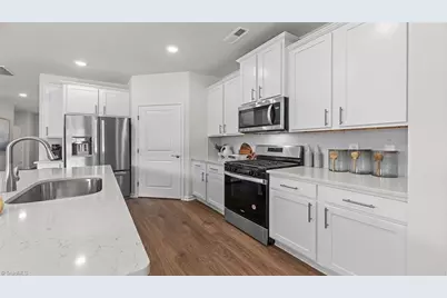 302 Sefton Drive, Jamestown, NC 27282 - Photo 5