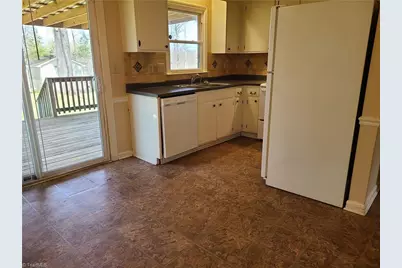 1305 E Rollingwood Circle, Winston-Salem, NC 27105 - Photo 5