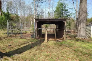 1305 E Rollingwood Cir, Winston-Salem, NC 27105 - Photo 25