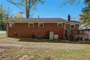 1203 Lawson St, Eden, NC 27288 - Photo 25