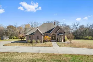 375 Howardtown Cir, Mocksville, NC 27028 - Photo 3