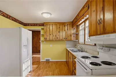 404 Meadowview Drive, Winston-Salem, NC 27107 - Photo 15