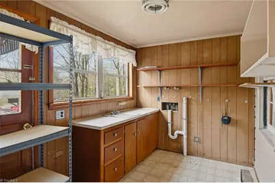 404 Meadowview Drive, Winston-Salem, NC 27107 - Photo 17