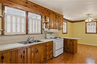 404 Meadowview Drive, Winston-Salem, NC 27107 - Photo 11