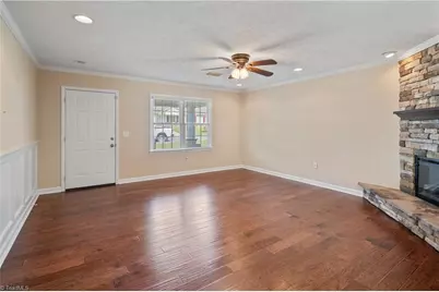 260 S Boyles Street, Pilot Mountain, NC 27041 - Photo 5