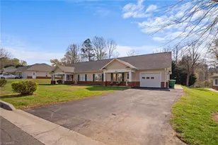 260 S Boyles St, Pilot Mountain, NC 27041 - Photo 35