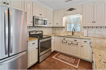 260 S Boyles Street, Pilot Mountain, NC 27041 - Photo 13