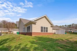 260 S Boyles St, Pilot Mountain, NC 27041 - Photo 29