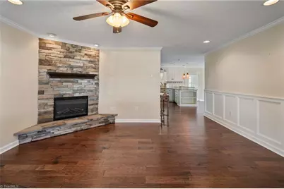 260 S Boyles Street, Pilot Mountain, NC 27041 - Photo 7