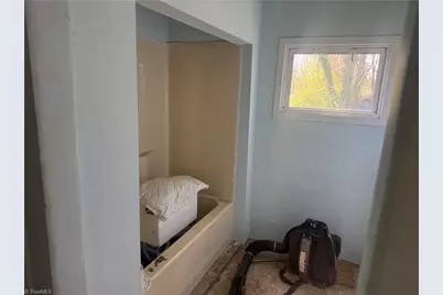 213 W Decatur Street, Madison, NC 27025 - Photo 7