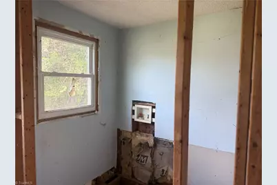 213 W Decatur Street, Madison, NC 27025 - Photo 15