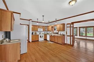 6400 Muirfield Dr, Greensboro, NC 27410 - Photo 3