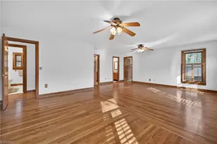 6400 Muirfield Dr, Greensboro, NC 27410 - Photo 9