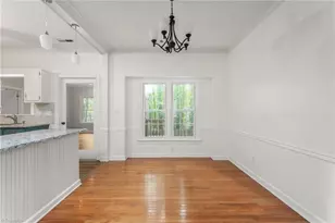 3922 Pondfield Ct, Greensboro, NC 27410 - Photo 9