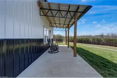 1034 Brooks Road, Reidsville, NC 27320 - Photo 3