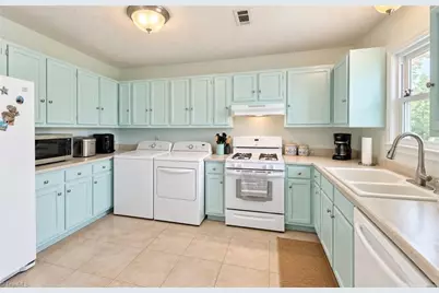 197 S River Drive, Beaufort, NC 28516 - Photo 13