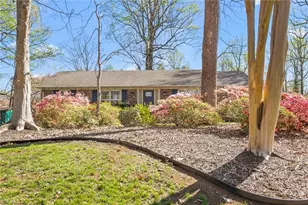 1104 Lamp Post Ln, Greensboro, NC 27410 - Photo 3