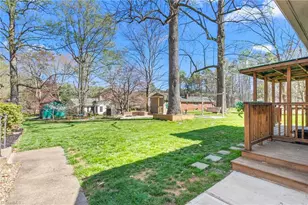 1104 Lamp Post Ln, Greensboro, NC 27410 - Photo 27