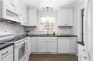 1104 Lamp Post Ln, Greensboro, NC 27410 - Photo 13