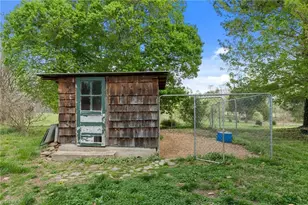 256 Bear Rd, Madison, NC 27025 - Photo 31