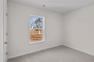 404 Jack Pine St, Thomasville, NC 27360 - Photo 3