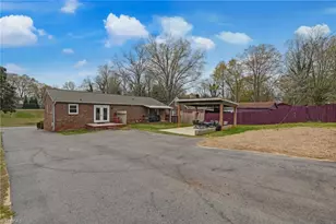 1110 Fillman Dr, Reidsville, NC 27320 - Photo 5