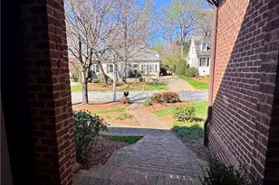 104 Westhaven Cir, Winston-Salem, NC 27104 - Photo 5