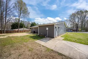 1 Godwin Ct, Greensboro, NC 27405 - Photo 25