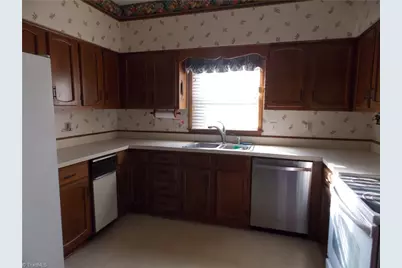 516 Lindley Road, Greensboro, NC 27410 - Photo 9