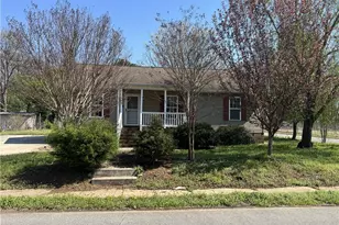 300 6th Ave W, Lexington, NC 27292 - Photo 1