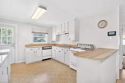 1028 Queen Ann Street, Burlington, NC 27217 - Photo 11