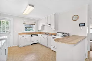 1028 Queen Ann St, Burlington, NC 27217 - Photo 11