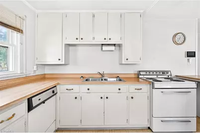 1028 Queen Ann Street, Burlington, NC 27217 - Photo 13