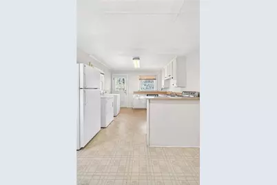 1028 Queen Ann Street, Burlington, NC 27217 - Photo 9