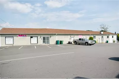 105 Llewellyn Street, Dobson, NC 27017 - Photo 3