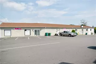 105 Llewellyn St, Dobson, NC 27017 - Photo 3