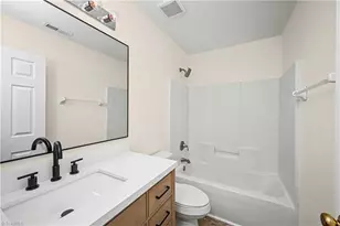 4715 Lenox Hill Pl, Charlotte, NC 28269 - Photo 33