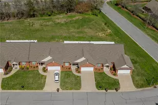 395 Northbridge Dr, High Point, NC 27265 - Photo 33