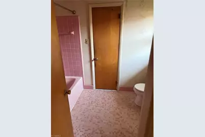 2914 Cornwallis Drive W, Greensboro, NC 27408 - Photo 11