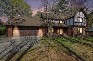 4103 Oak Hollow Dr, High Point, NC 27265 - Photo 5