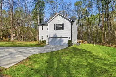 527 Dogwood Drive, Liberty, NC 27298 - Photo 7