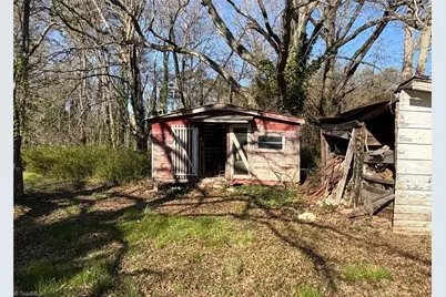 538 E Holly Grove Road, Lexington, NC 27292 - Photo 5